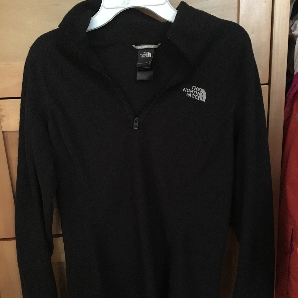 Black North Face fleece quarter zip pullover